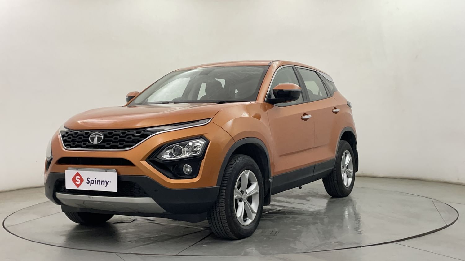 LEFT FRONT CORNER VIEW