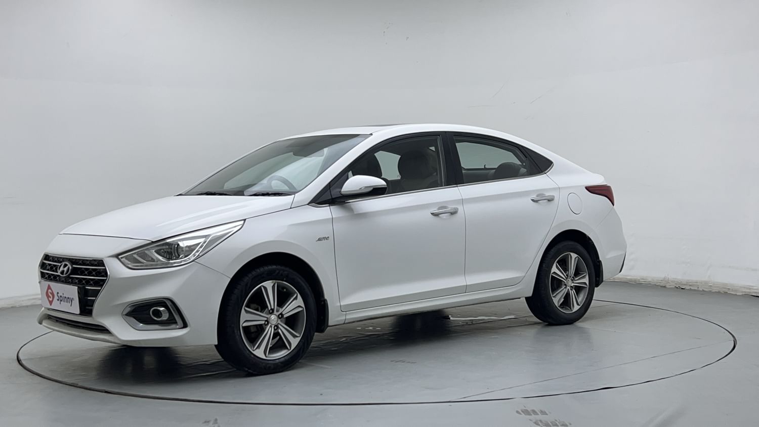 LEFT FRONT CORNER VIEW