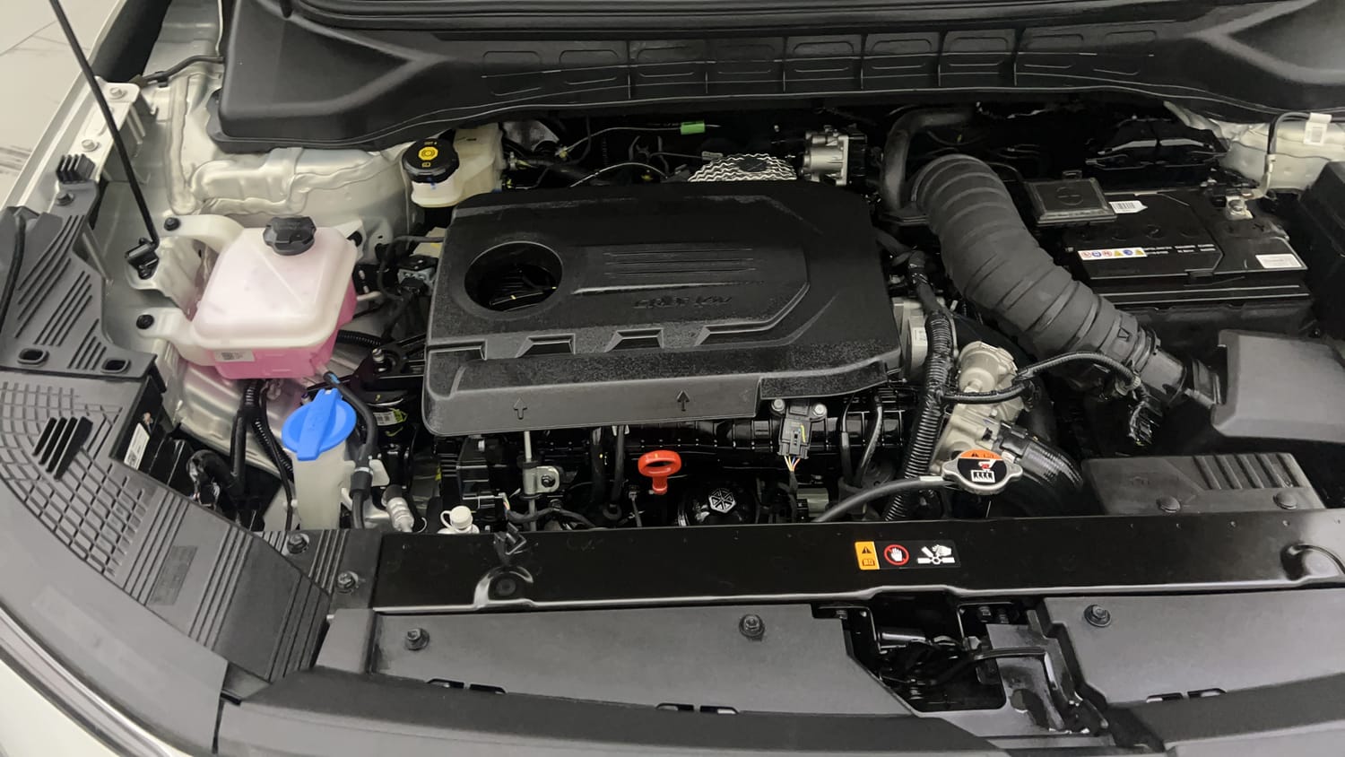 New Kia Carens Clavis engine ENGINE RIGHT SIDE VIEW