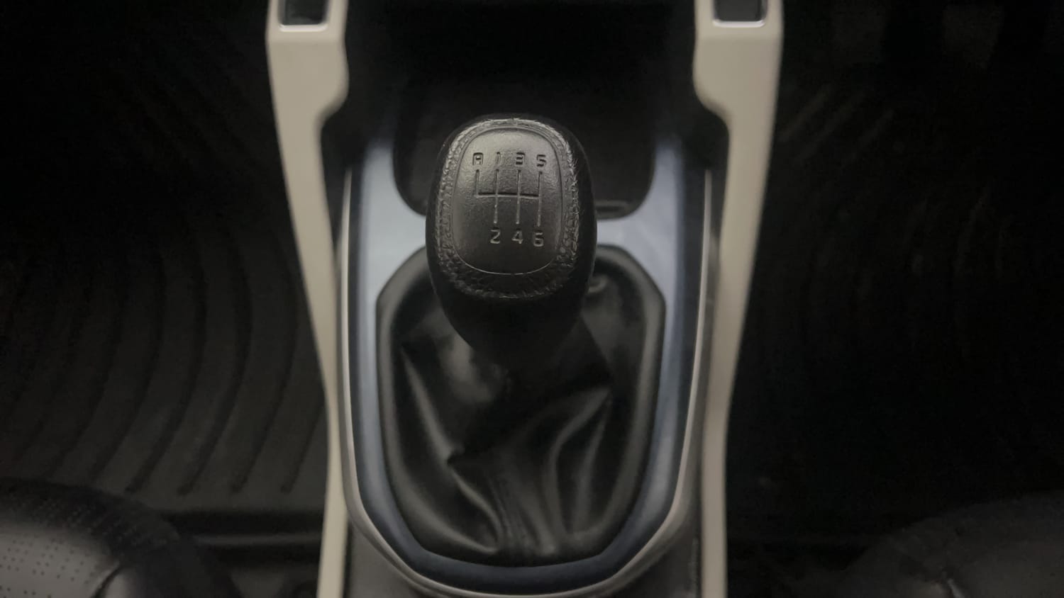 New Kia Carens Clavis interior GEAR  KNOB VIEW