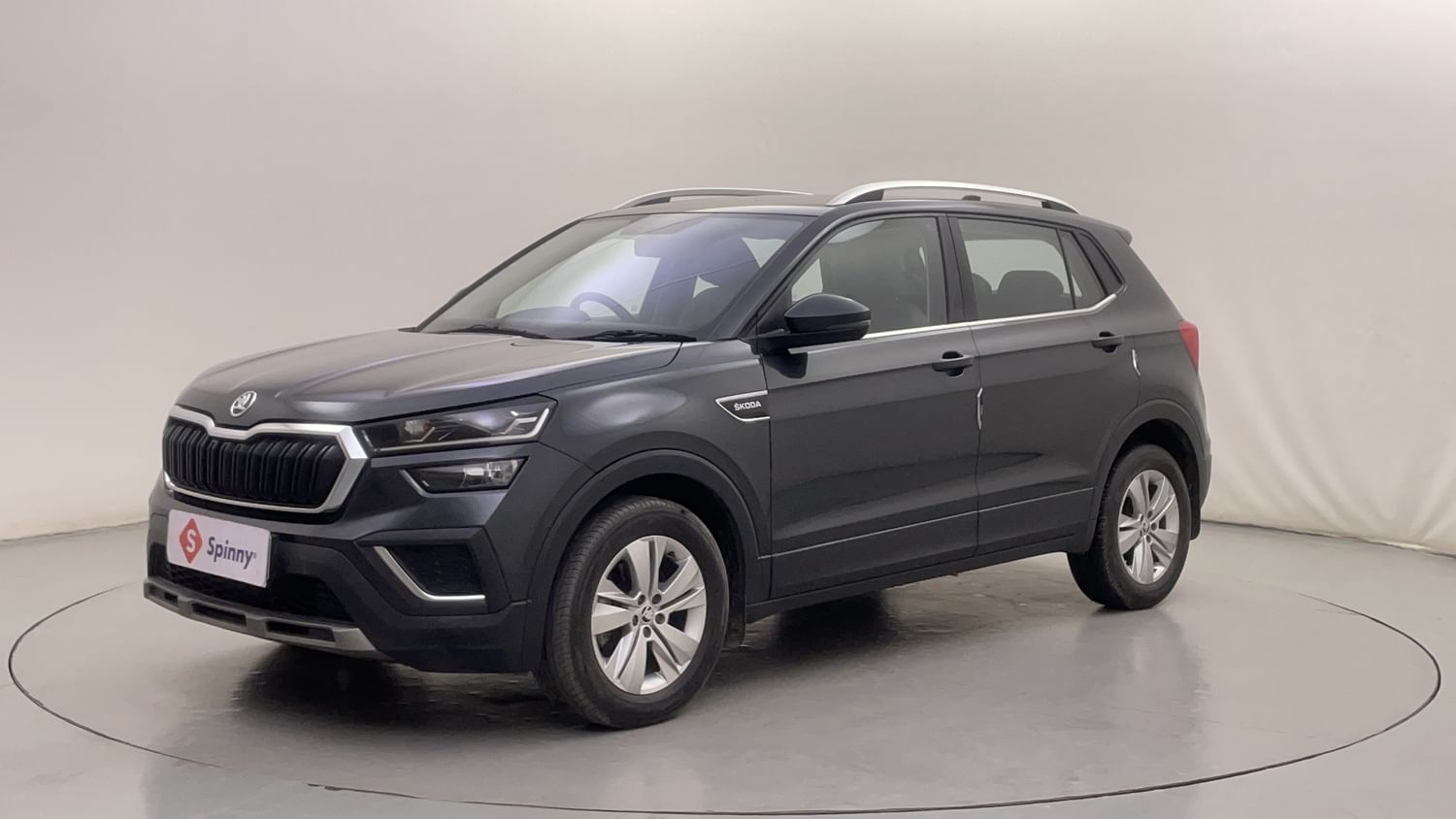 LEFT FRONT CORNER VIEW