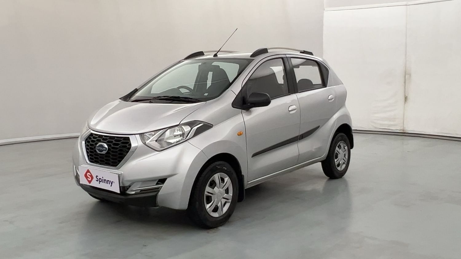 LEFT FRONT CORNER VIEW