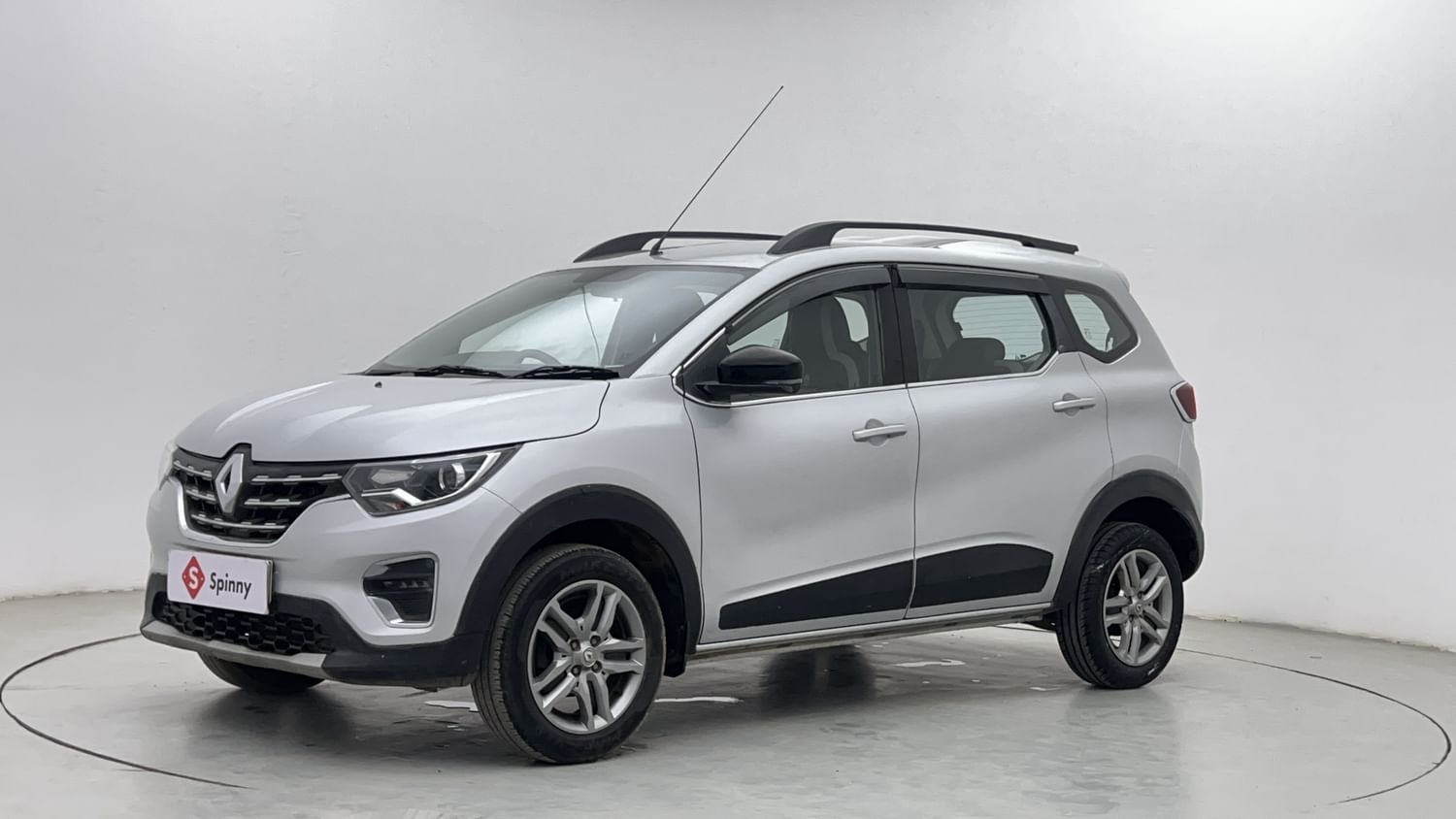 LEFT FRONT CORNER VIEW