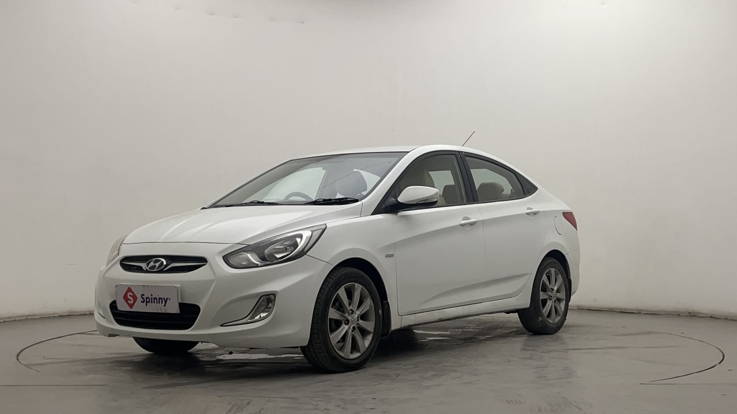 LEFT FRONT CORNER VIEW