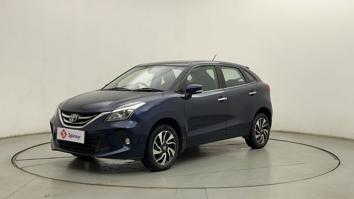 LEFT FRONT CORNER VIEW