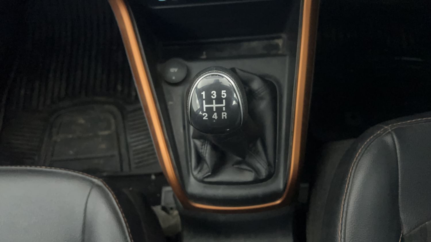 New Ford EcoSport interior GEAR  KNOB VIEW