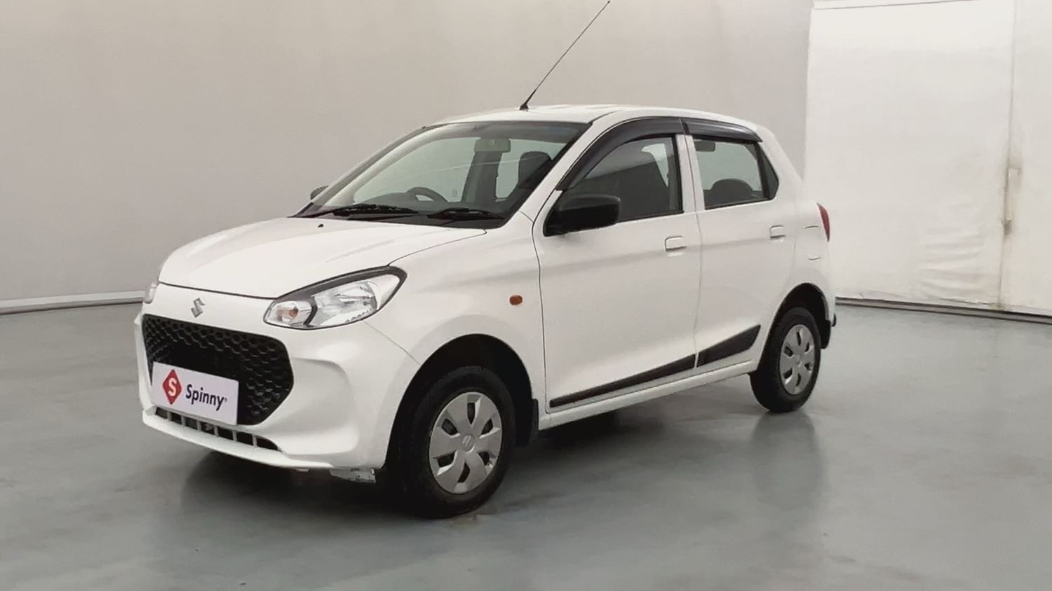 LEFT FRONT CORNER VIEW