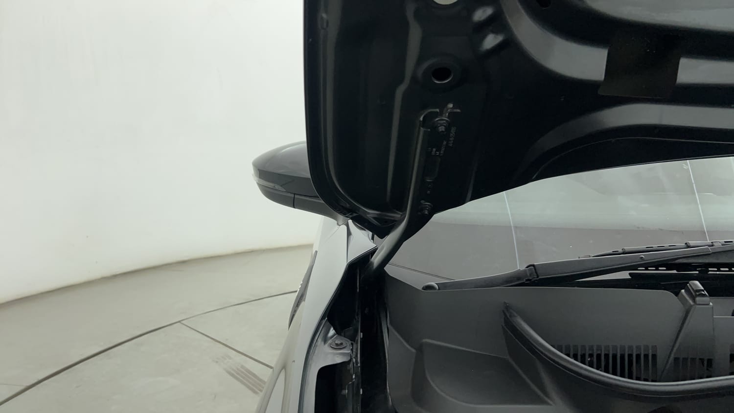 New Skoda Kylaq engine ENGINE RIGHT SIDE HINGE & APRON VIEW