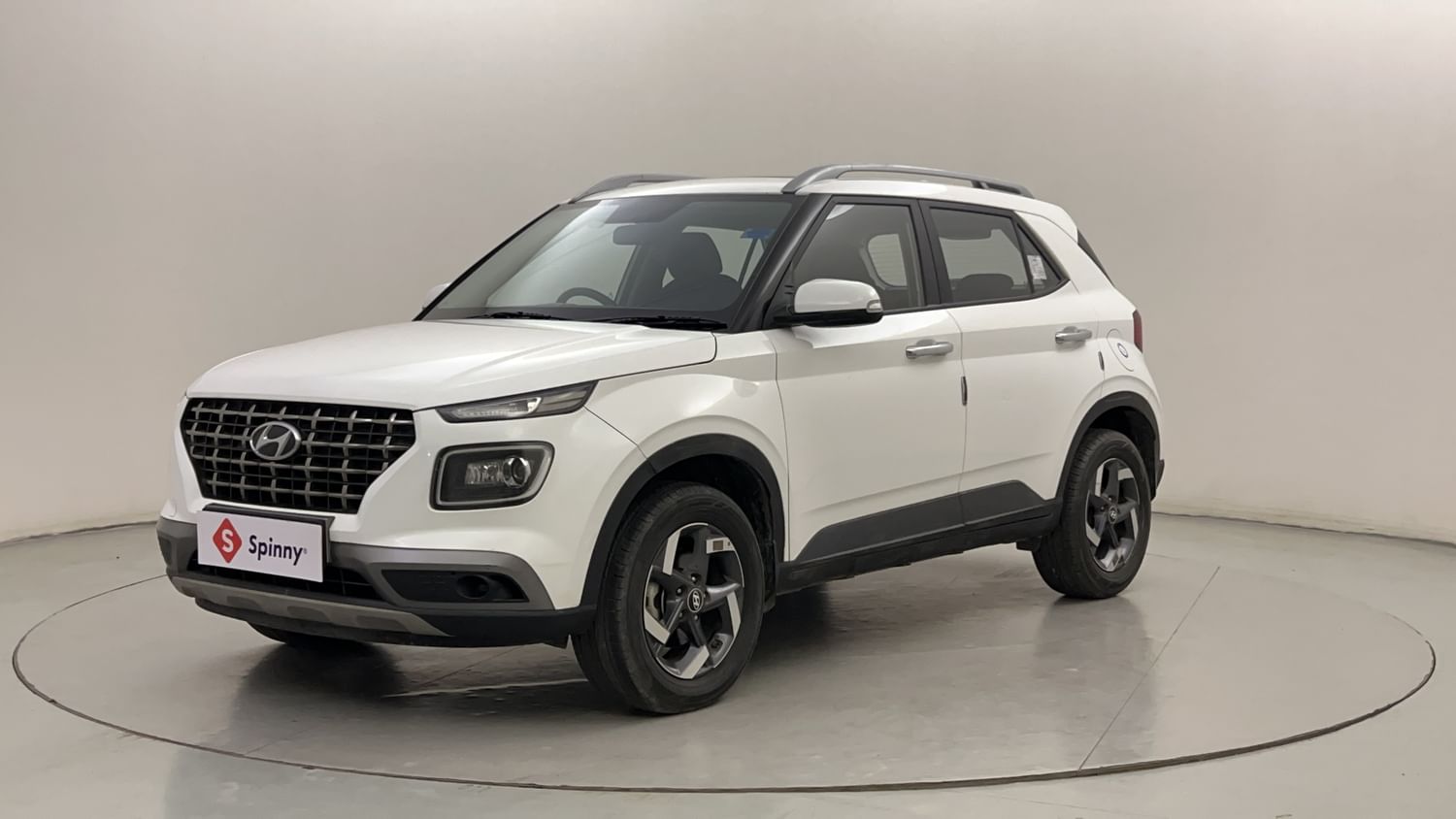 LEFT FRONT CORNER VIEW