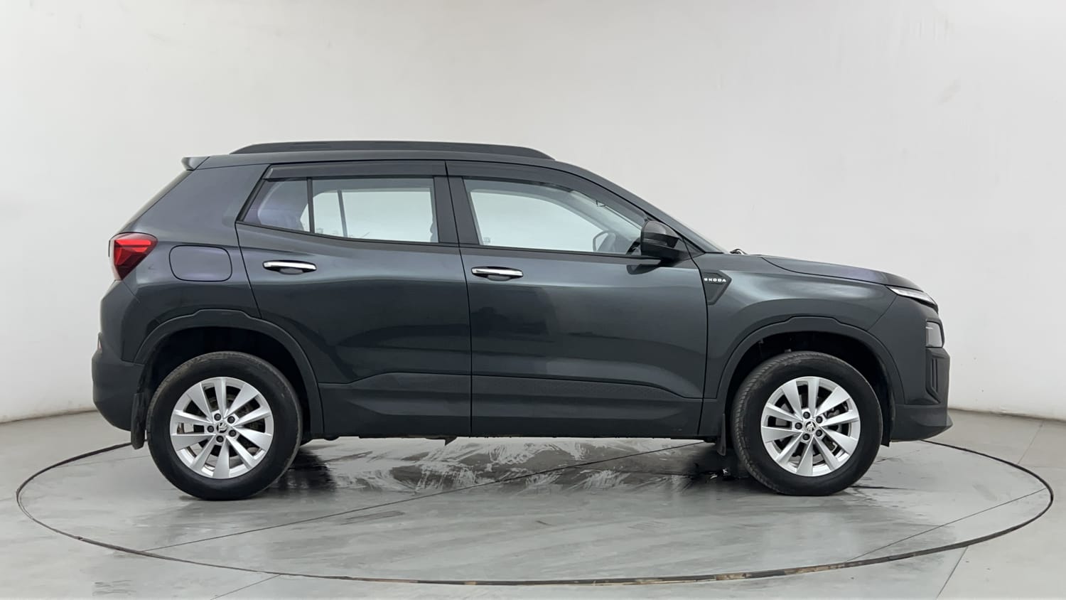 New Skoda Kylaq exterior RIGHT SIDE VIEW