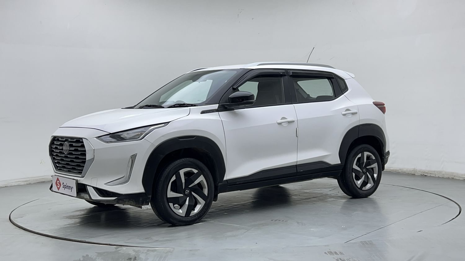 LEFT FRONT CORNER VIEW