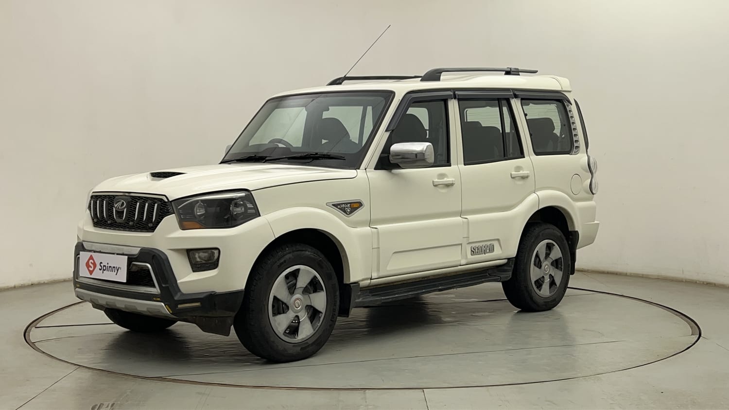 2017 Mahindra Scorpio S6 Plus Intelli-Hybrid