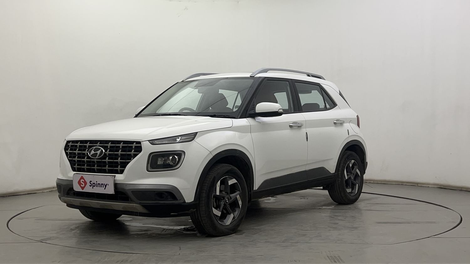 LEFT FRONT CORNER VIEW