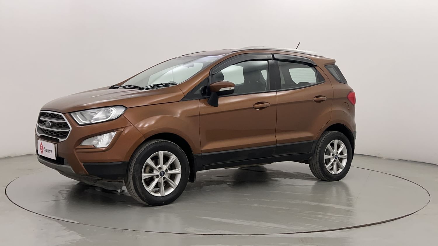 LEFT FRONT CORNER VIEW