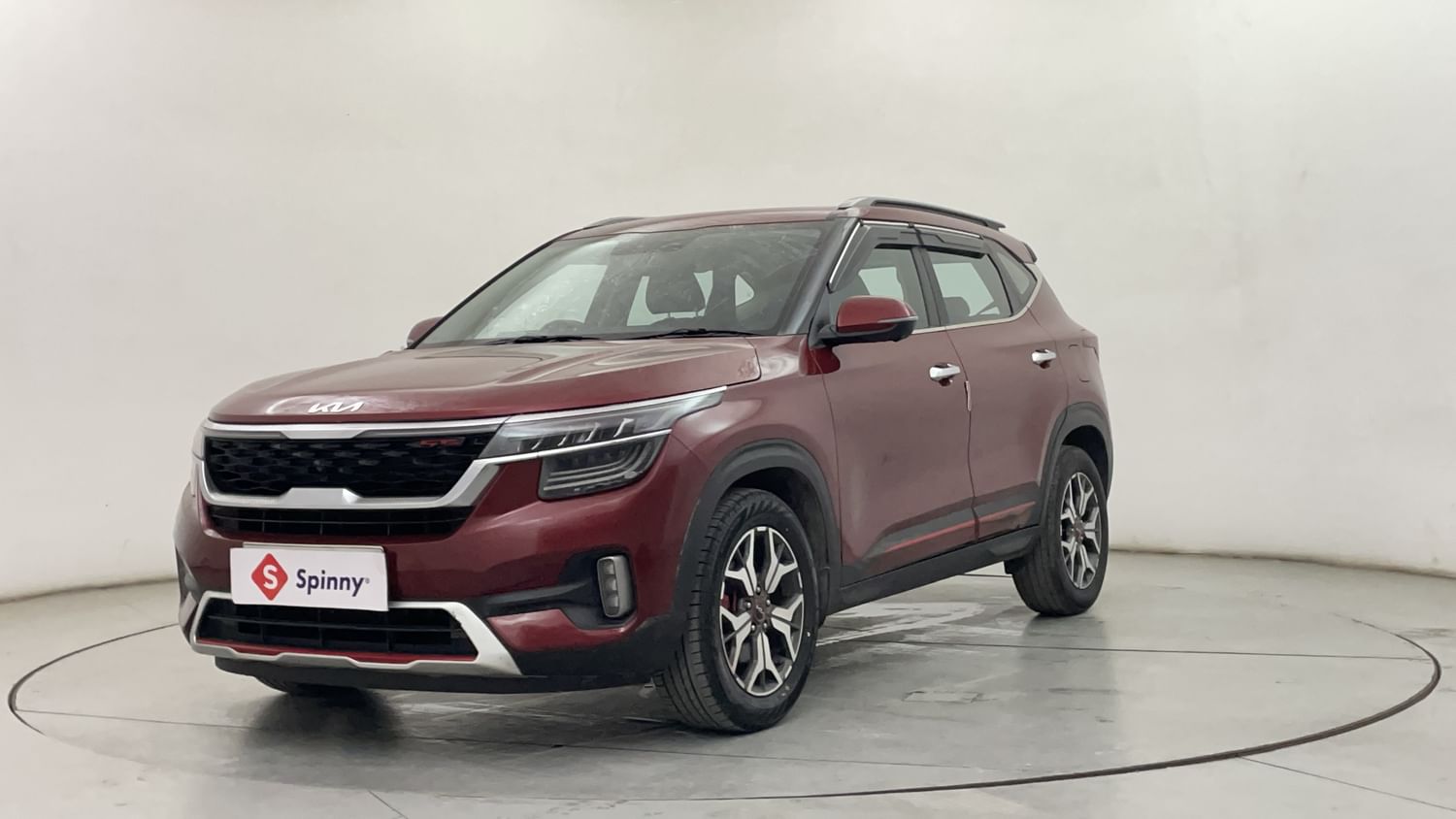 LEFT FRONT CORNER VIEW