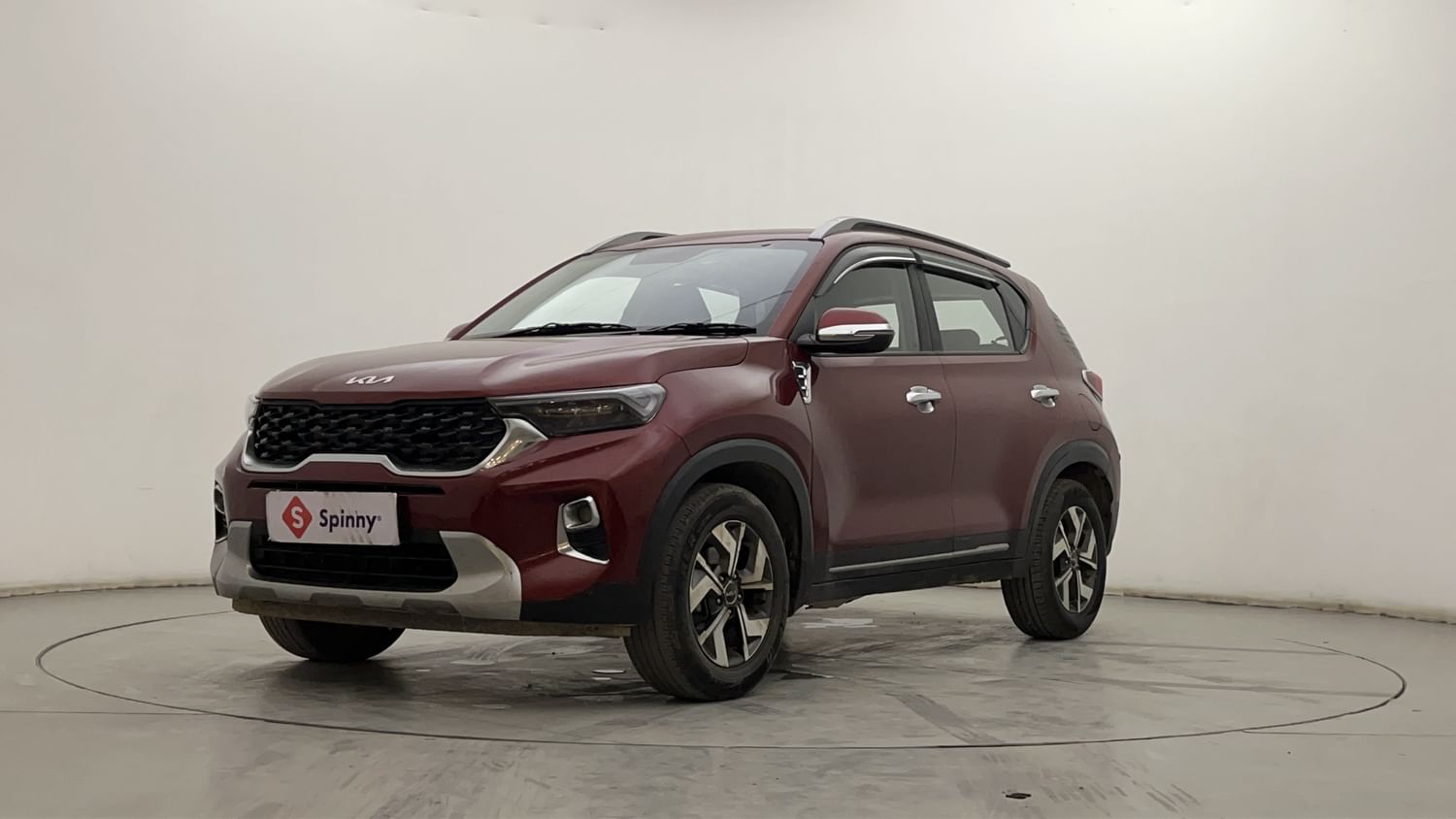 LEFT FRONT CORNER VIEW