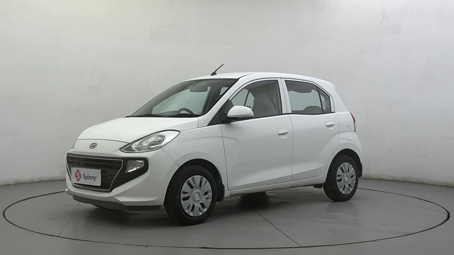 LEFT FRONT CORNER VIEW