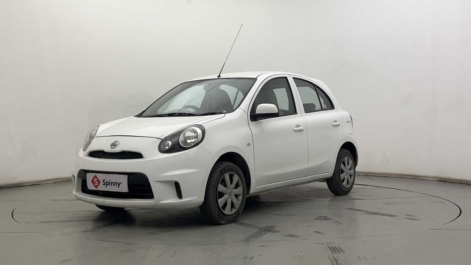 LEFT FRONT CORNER VIEW