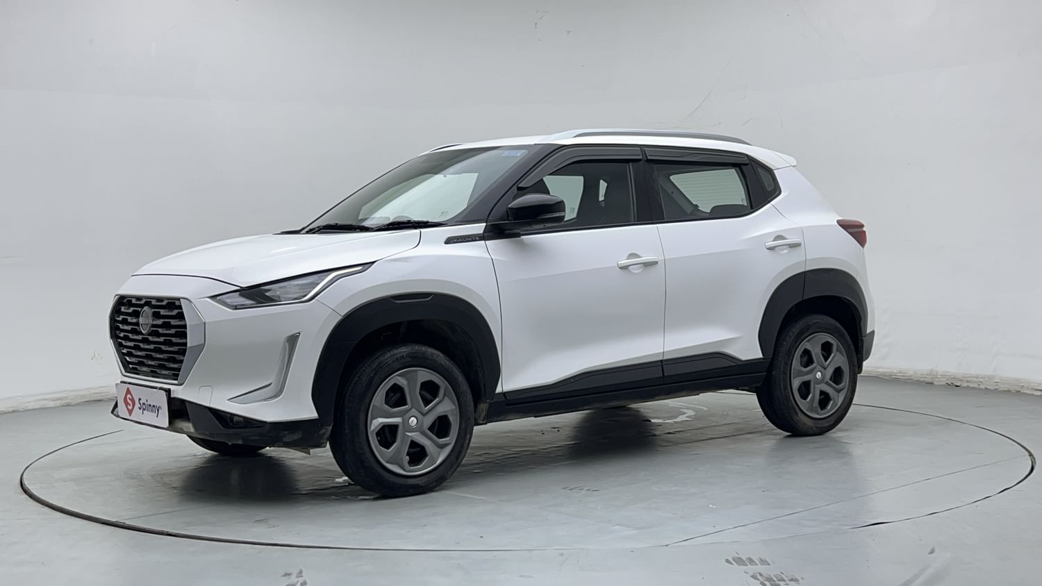 LEFT FRONT CORNER VIEW