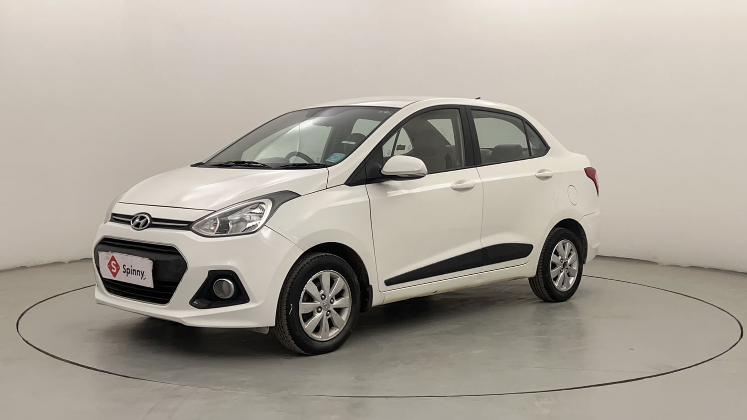 LEFT FRONT CORNER VIEW