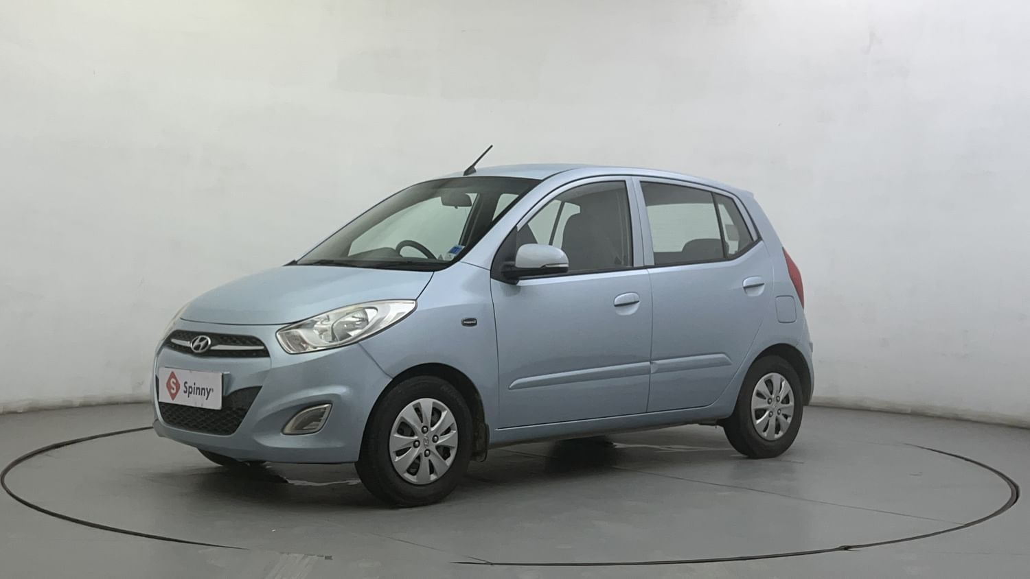 LEFT FRONT CORNER VIEW