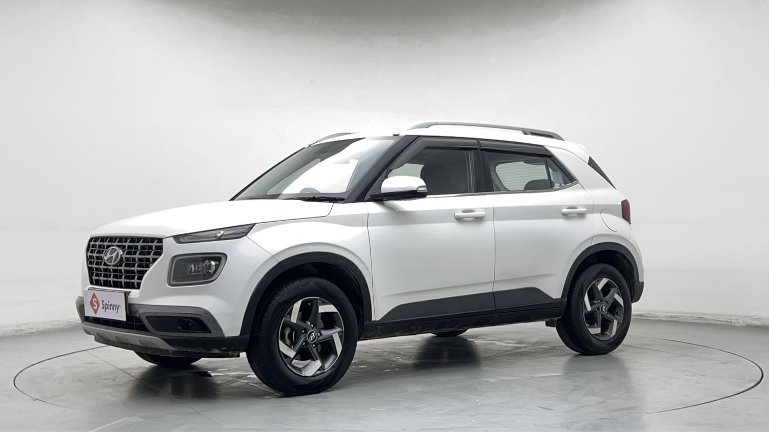 LEFT FRONT CORNER VIEW