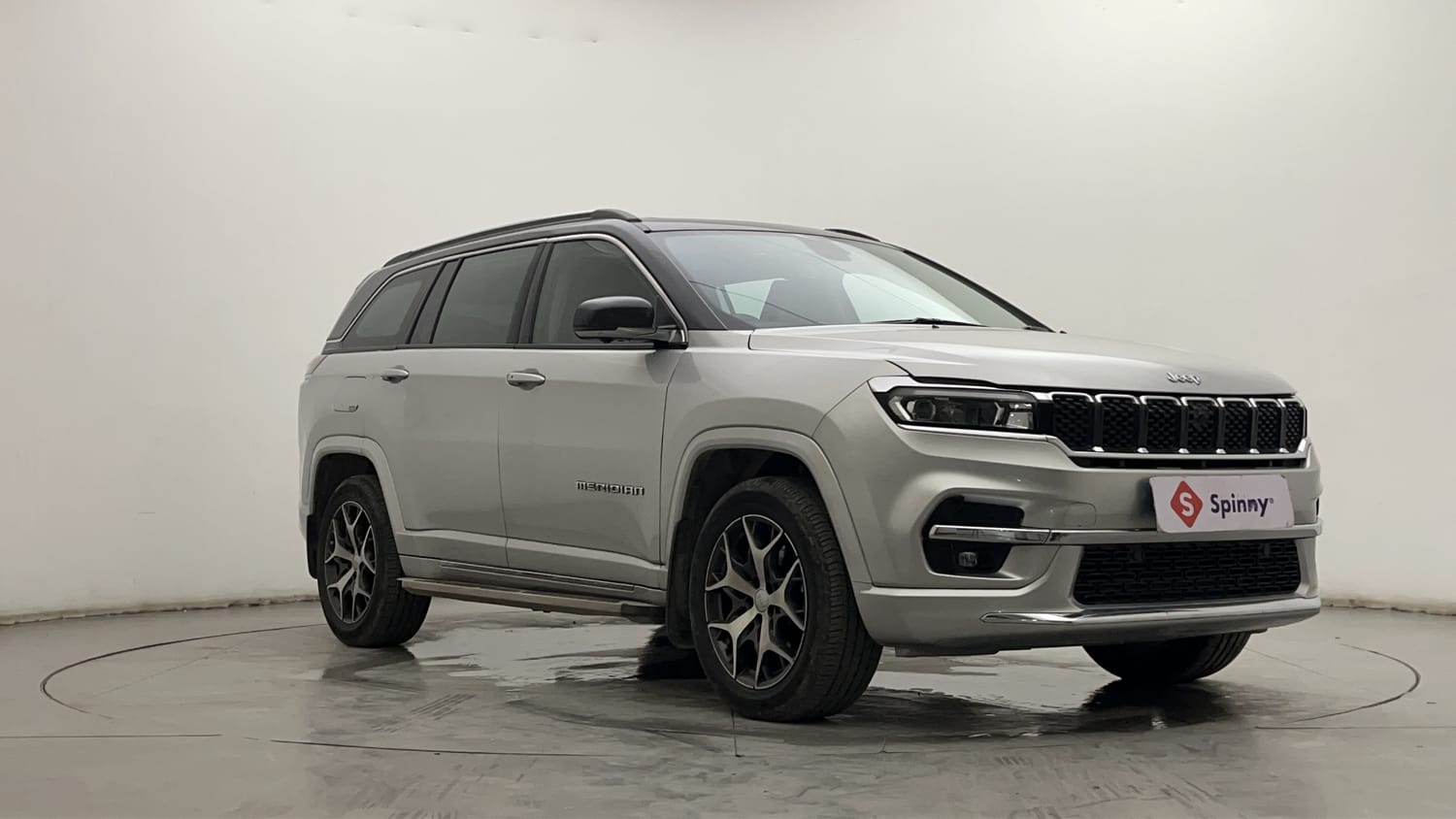 New Jeep Meridian exterior RIGHT FRONT CORNER VIEW