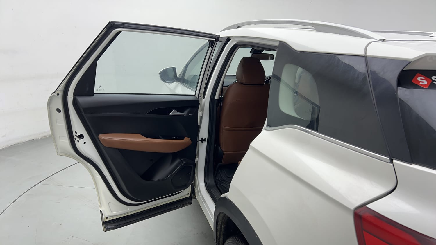 New MG Motors Hector Plus interior LEFT REAR DOOR OPEN VIEW