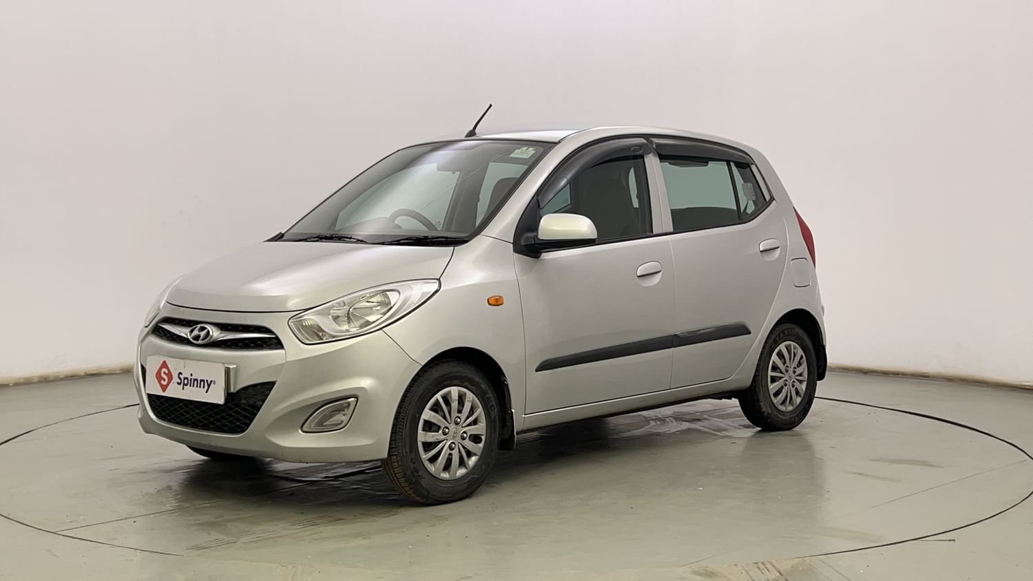 LEFT FRONT CORNER VIEW