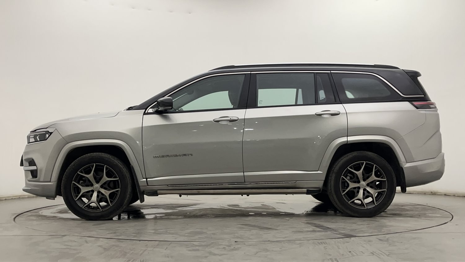 New Jeep Meridian exterior LEFT SIDE VIEW