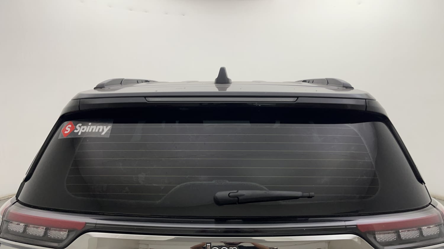 New Jeep Meridian exterior BACK WINDSHIELD VIEW