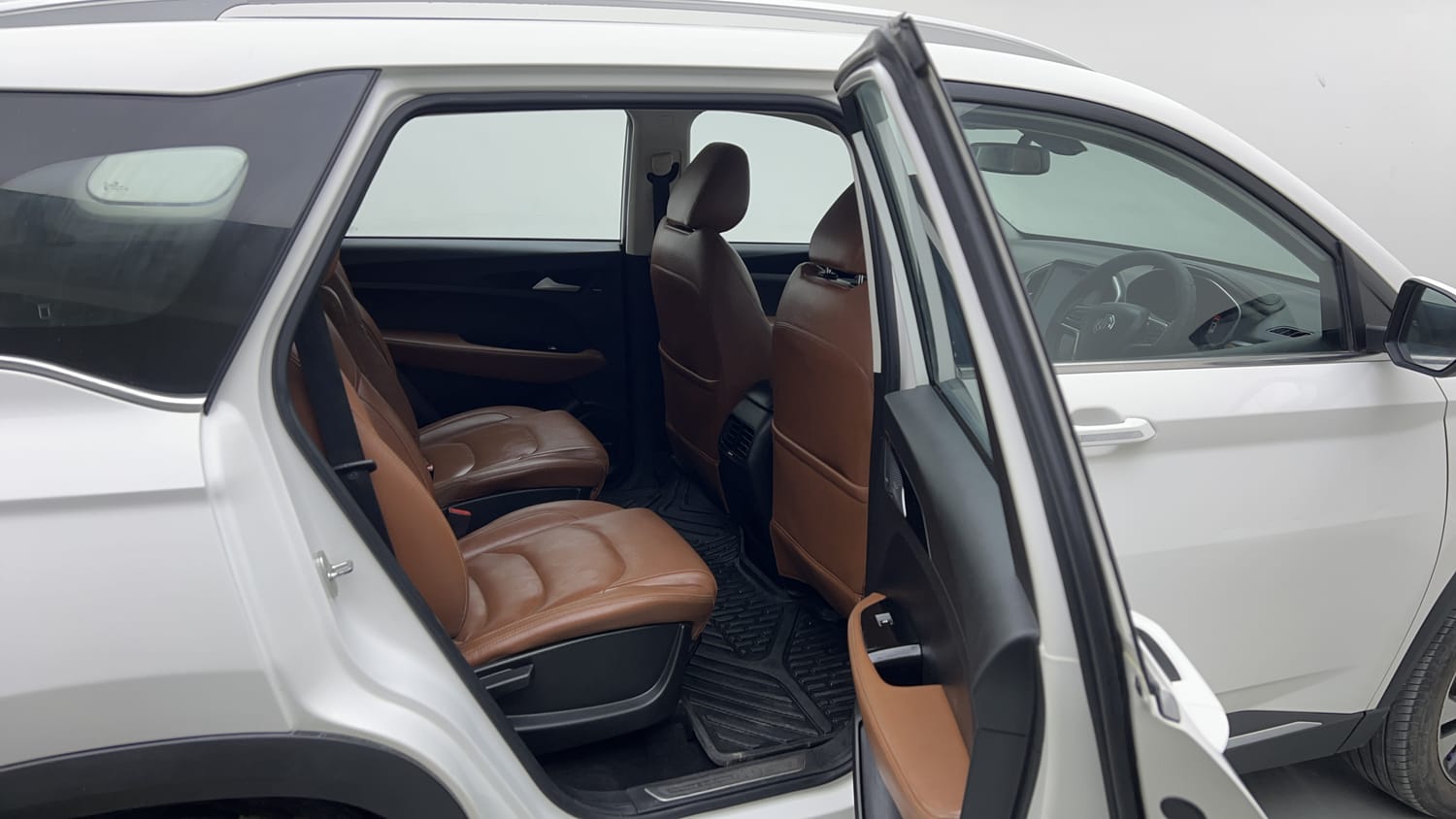 New MG Motors Hector Plus interior RIGHT SIDE REAR DOOR CABIN VIEW