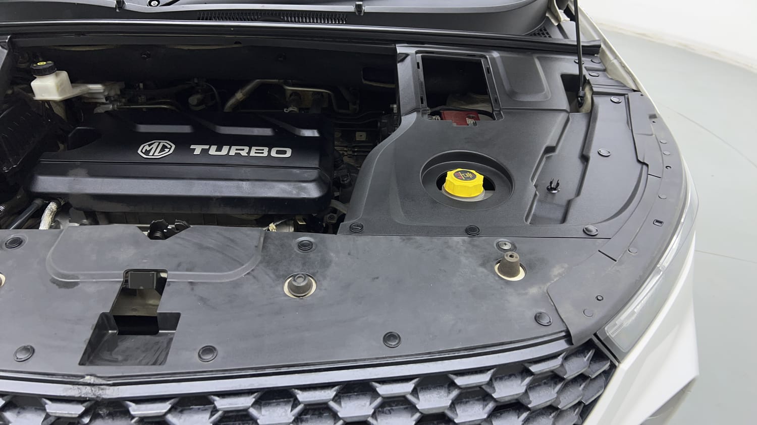 New MG Motors Hector Plus engine ENGINE LEFT SIDE VIEW