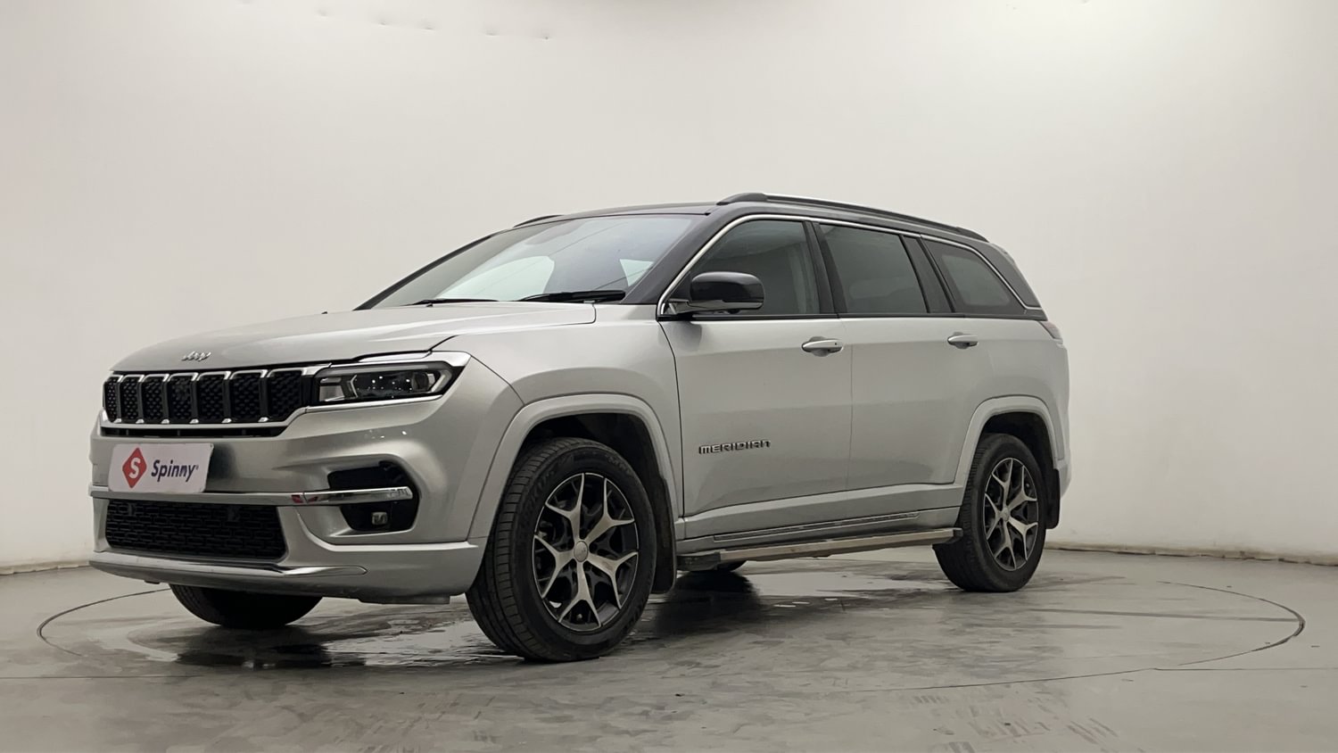 New Jeep Meridian exterior LEFT FRONT CORNER VIEW