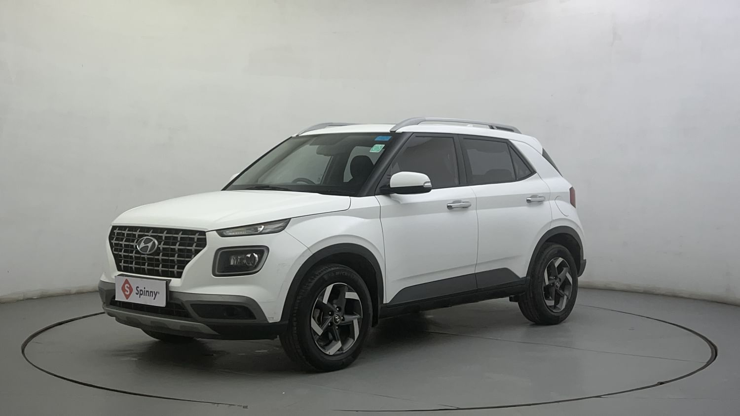 LEFT FRONT CORNER VIEW