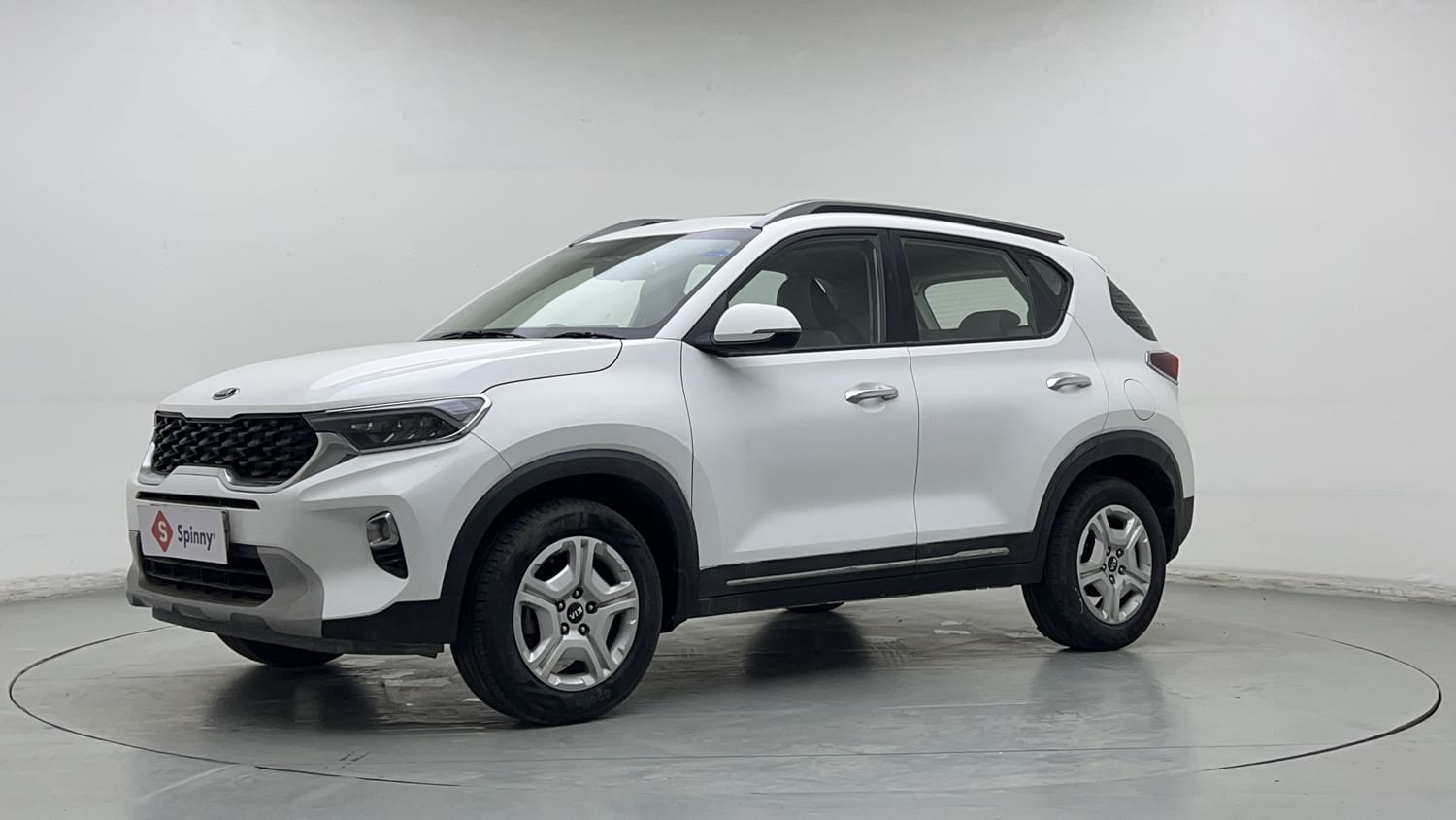 LEFT FRONT CORNER VIEW