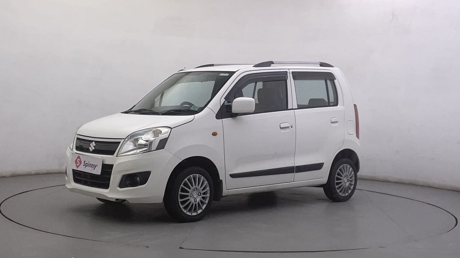 LEFT FRONT CORNER VIEW