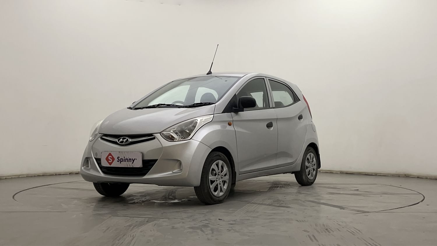 LEFT FRONT CORNER VIEW