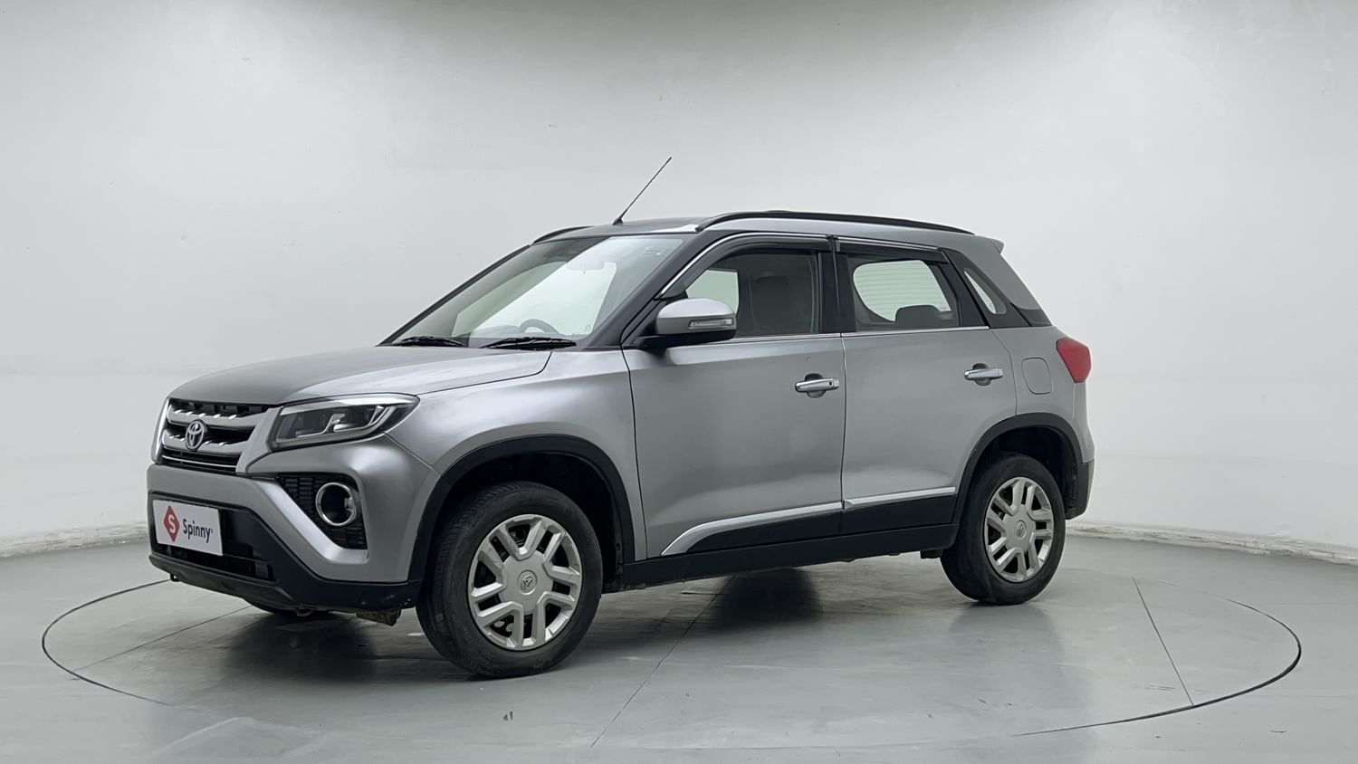 LEFT FRONT CORNER VIEW