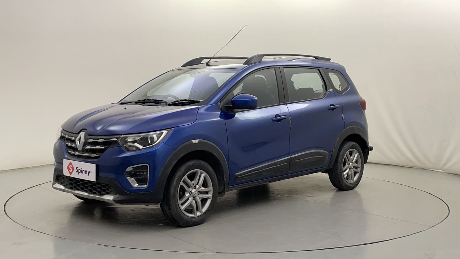 LEFT FRONT CORNER VIEW