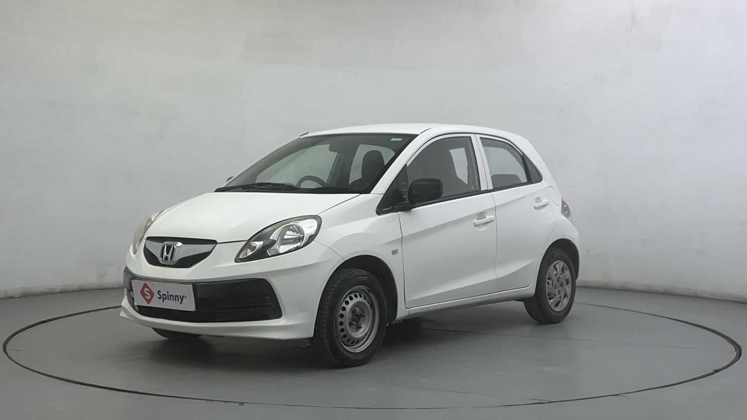 LEFT FRONT CORNER VIEW