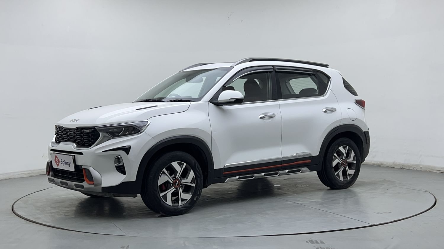 LEFT FRONT CORNER VIEW