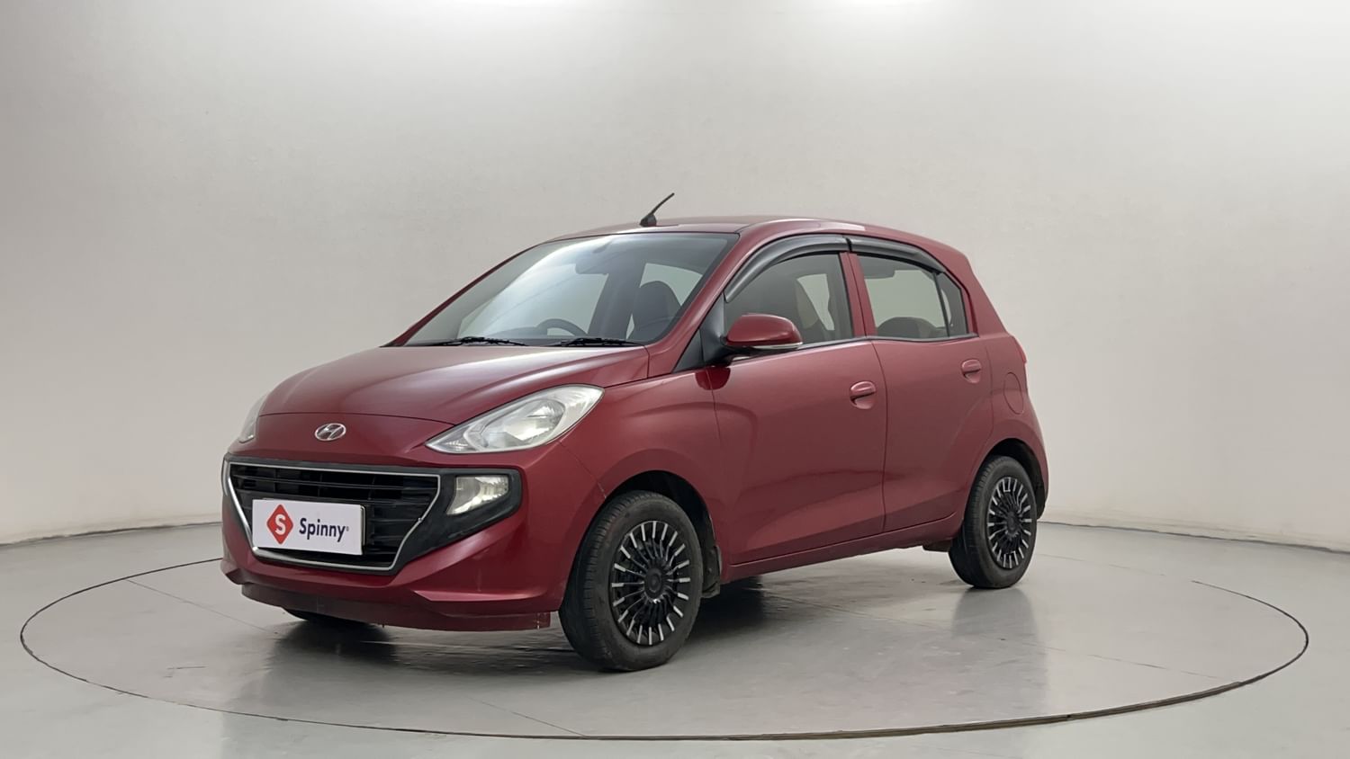 LEFT FRONT CORNER VIEW