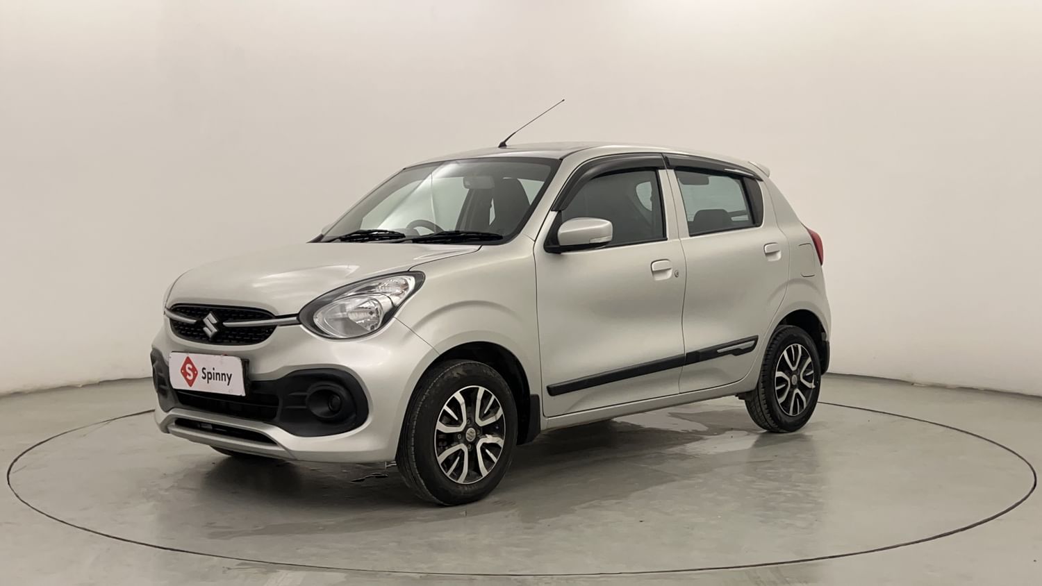 LEFT FRONT CORNER VIEW