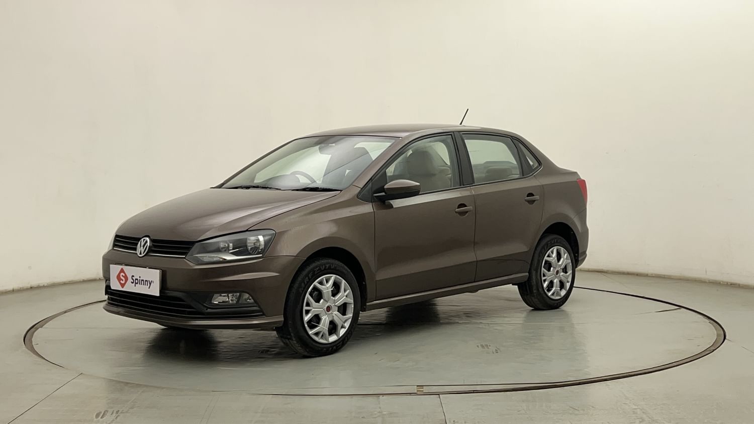 LEFT FRONT CORNER VIEW