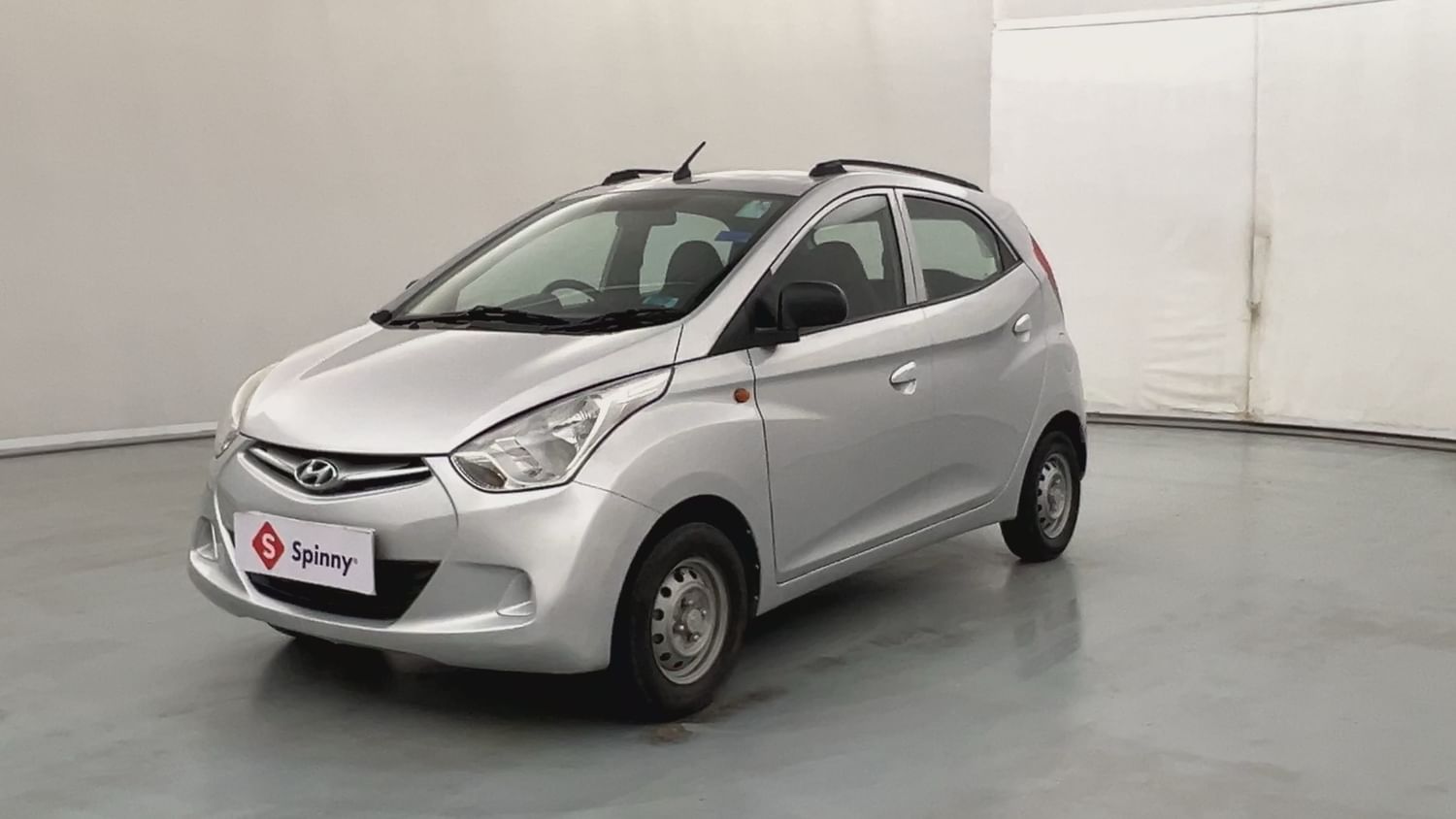 LEFT FRONT CORNER VIEW