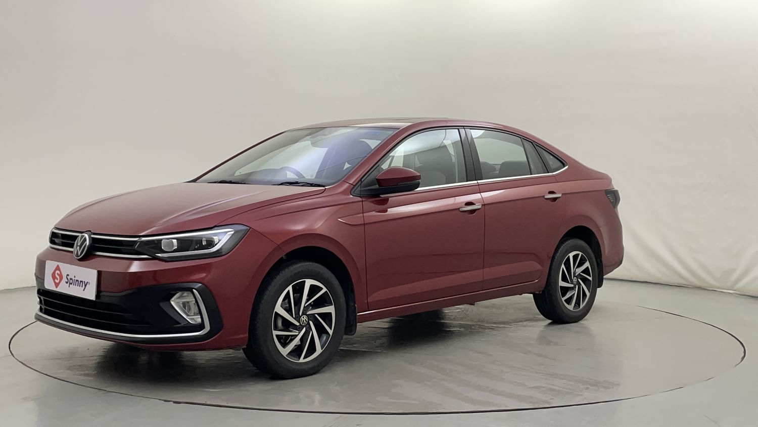 LEFT FRONT CORNER VIEW