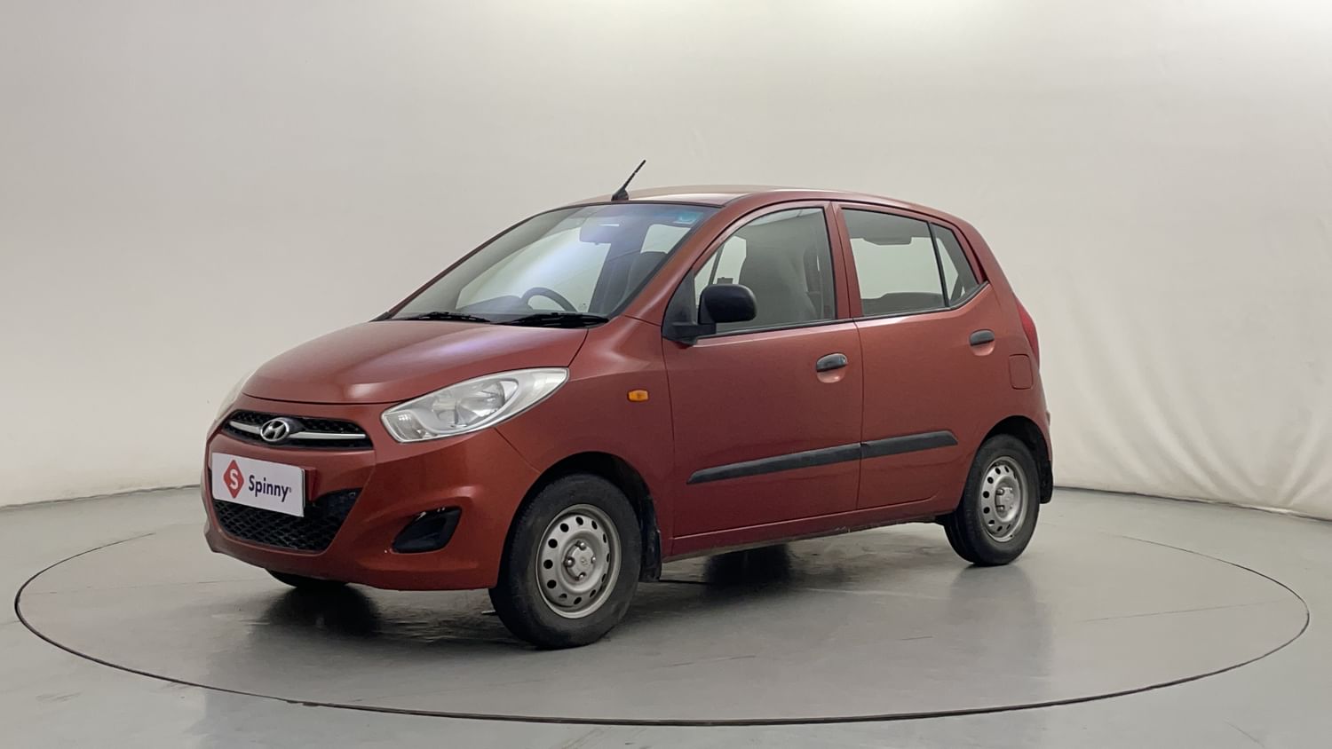 LEFT FRONT CORNER VIEW