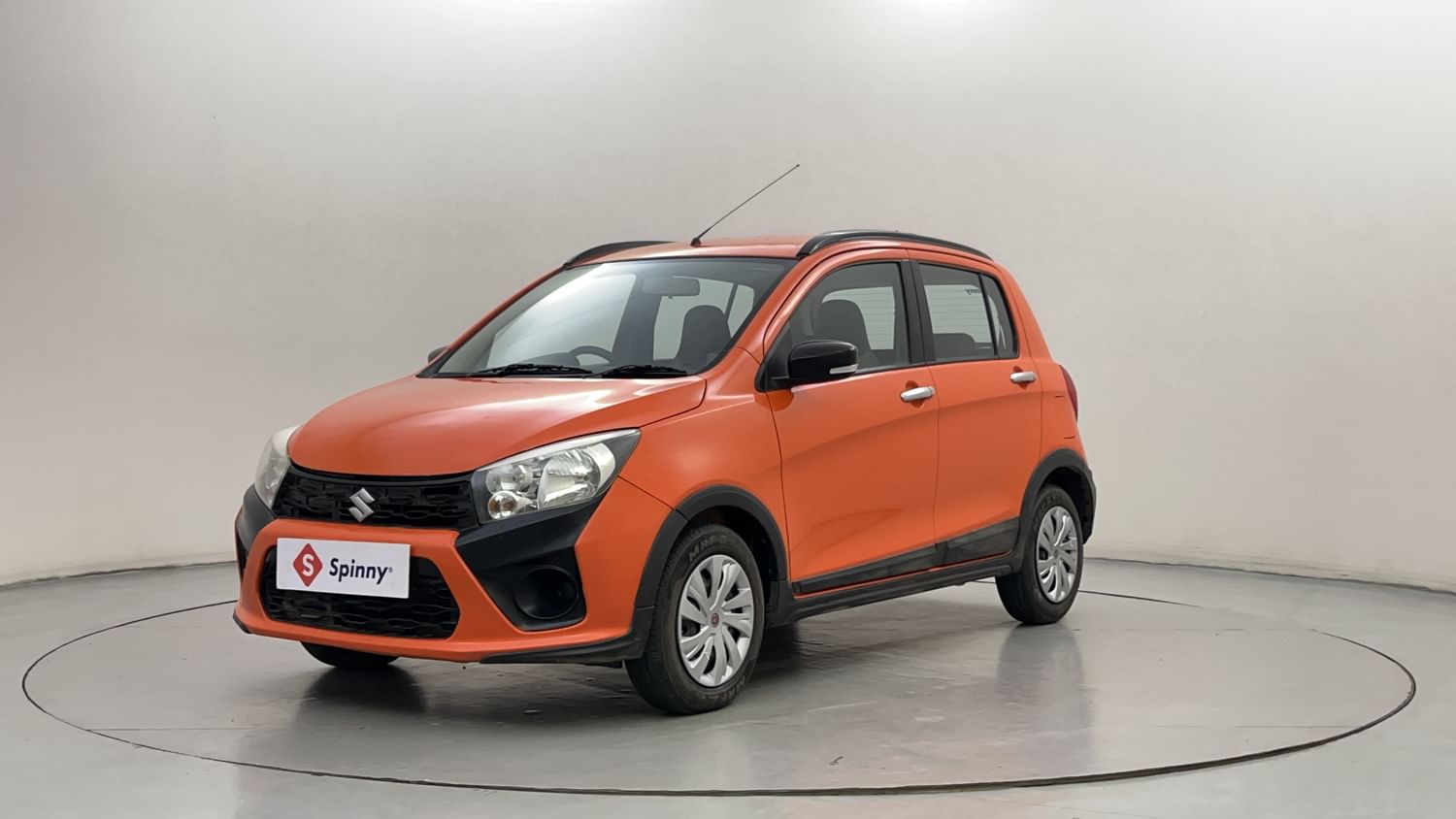 LEFT FRONT CORNER VIEW