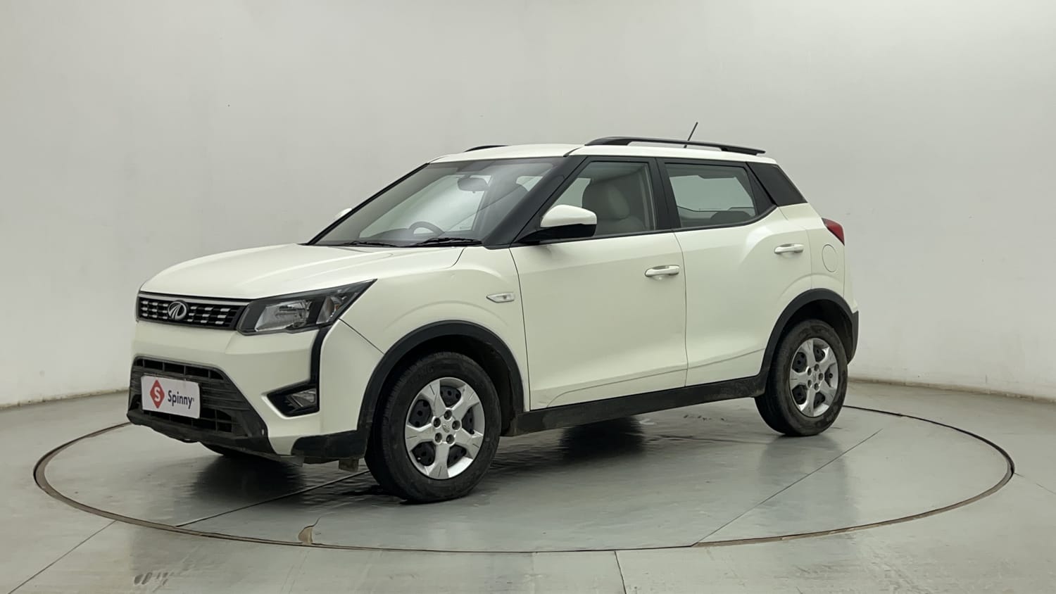 2022 Mahindra XUV 300 W6 1.2 Petrol AMT